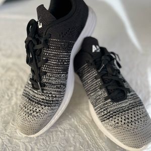 Men’s Athletic Propulsion Labs Training/ Leisure Shoe.  Techloom  Pro US size 11